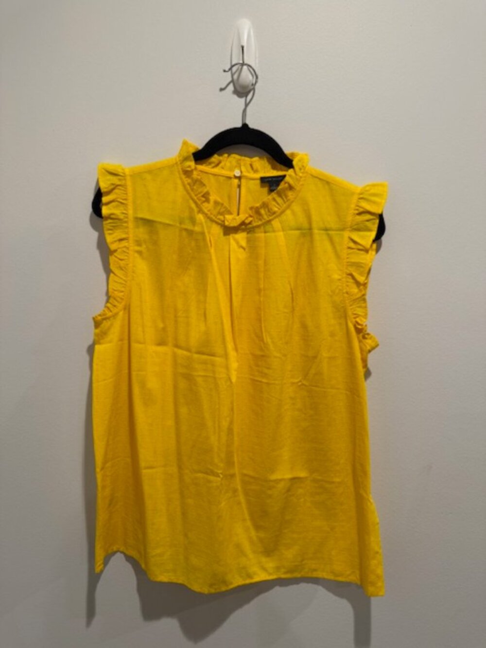 Ann Taylor Blouse w/Ruffled Neckline & Flutter Sleeves - Size L